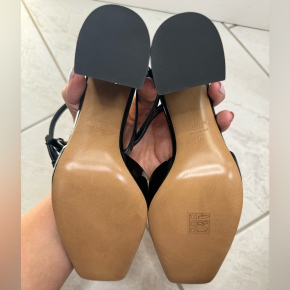 NWOT Valentino Garavani Women's One Stud 90mm Patent-Leather Pumps - Picture 9 of 14